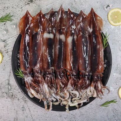 깔끔하게 손질한 통오징어 2미 외 내장있는 통찜용 오징어 (업체별도 무료배송)